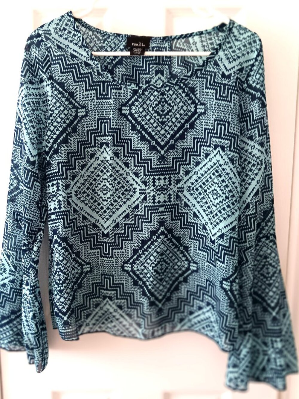Rue 21 Women's Navy/Teal Geometric Chevron Print Long Bell Sleeves Blouse - M